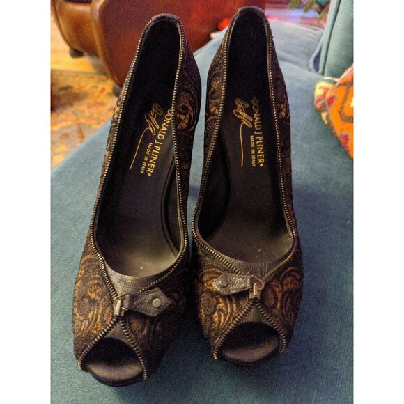 Dressy Donald Pliner Italian Zipper-Edged Black On Gold Heels Size 7.5 Open Toe - Picture 5 of 6